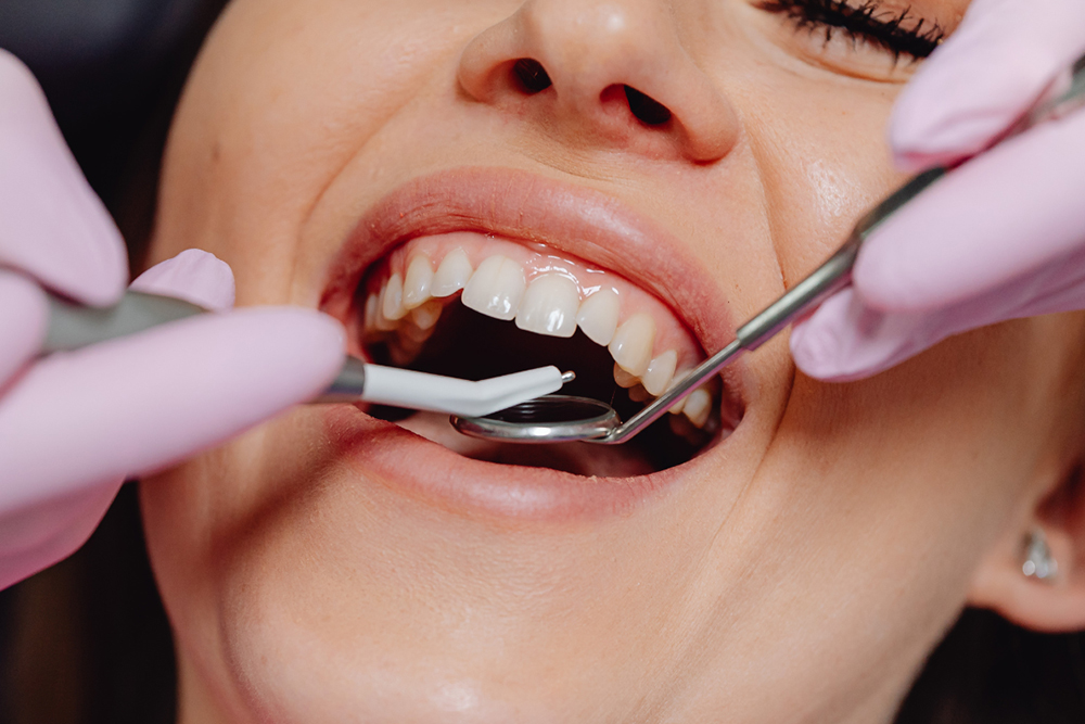 Dentist open on Saturday and Sunday providing weekend care at Caledon Dental Centr